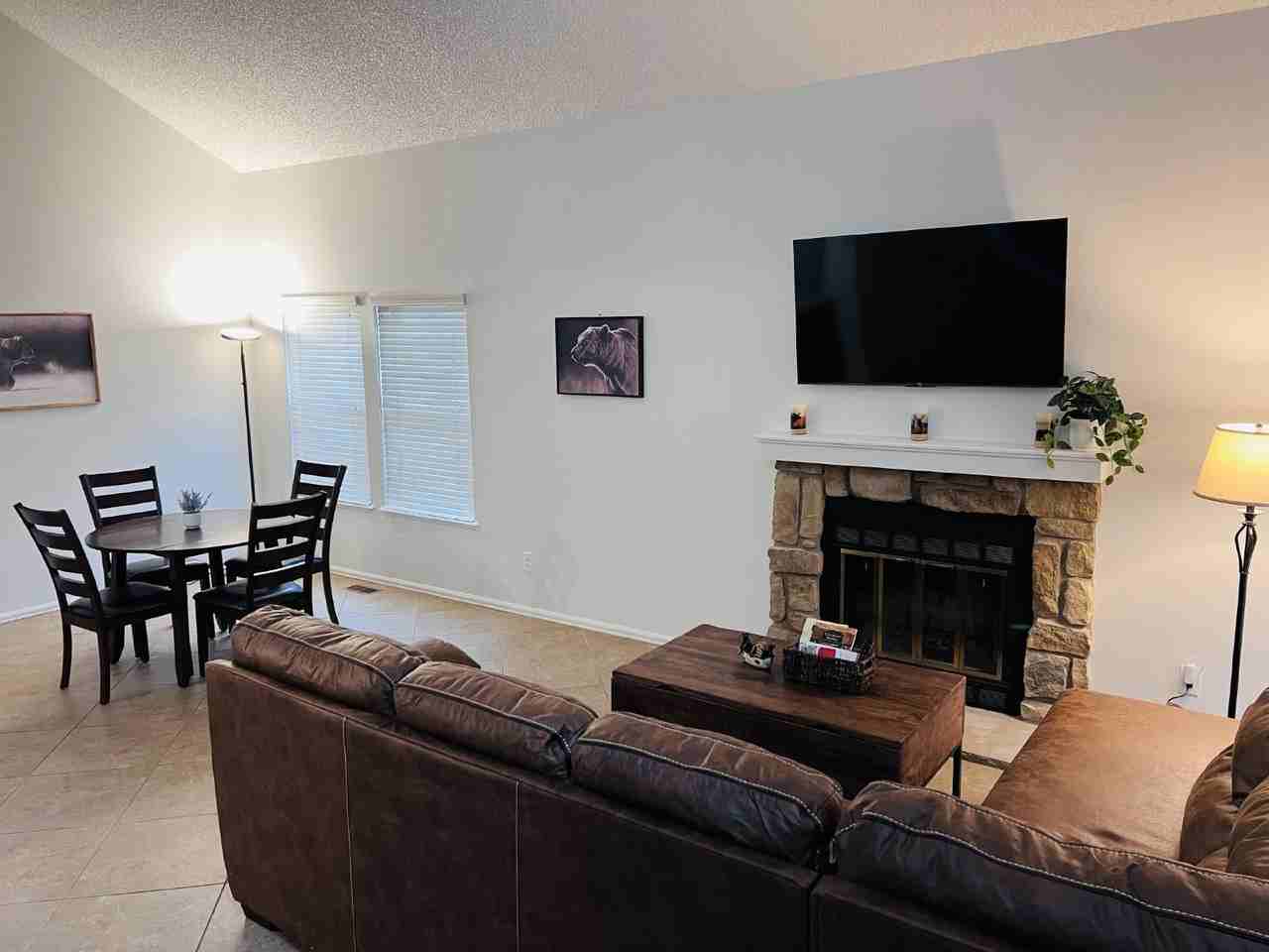 754 Crown Point Dr - Photo 4 of 18