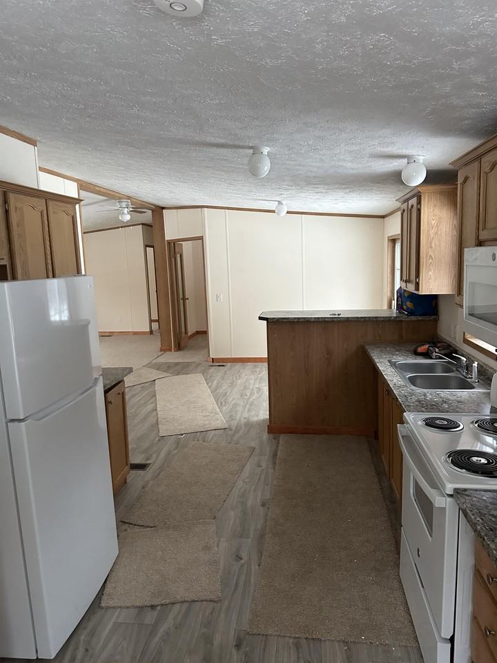 21 Shady Brook Dr - Photo 3 of 3