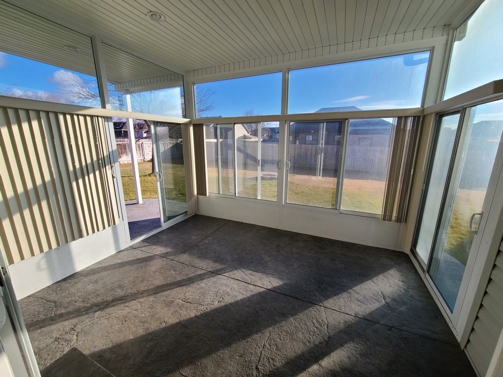 1509 E 15th N - Photo 3 of 11