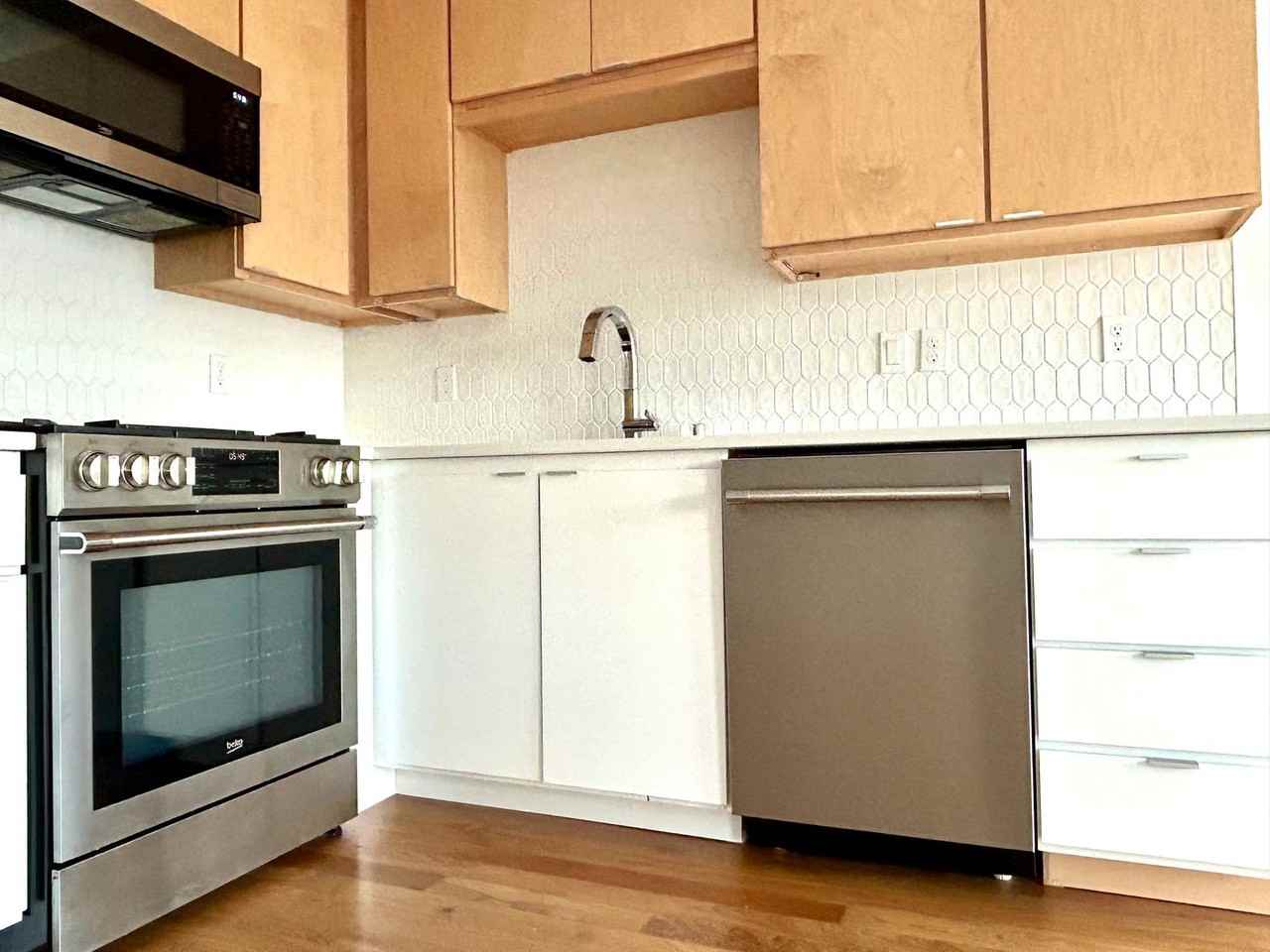 2411 W Boston St #C - Photo 7 of 19