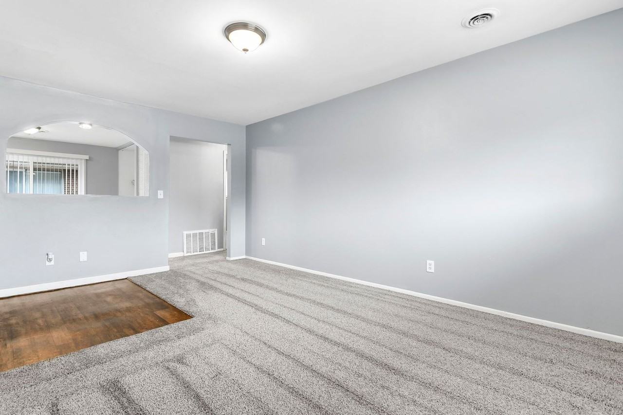 505 White City - Photo 3 of 21