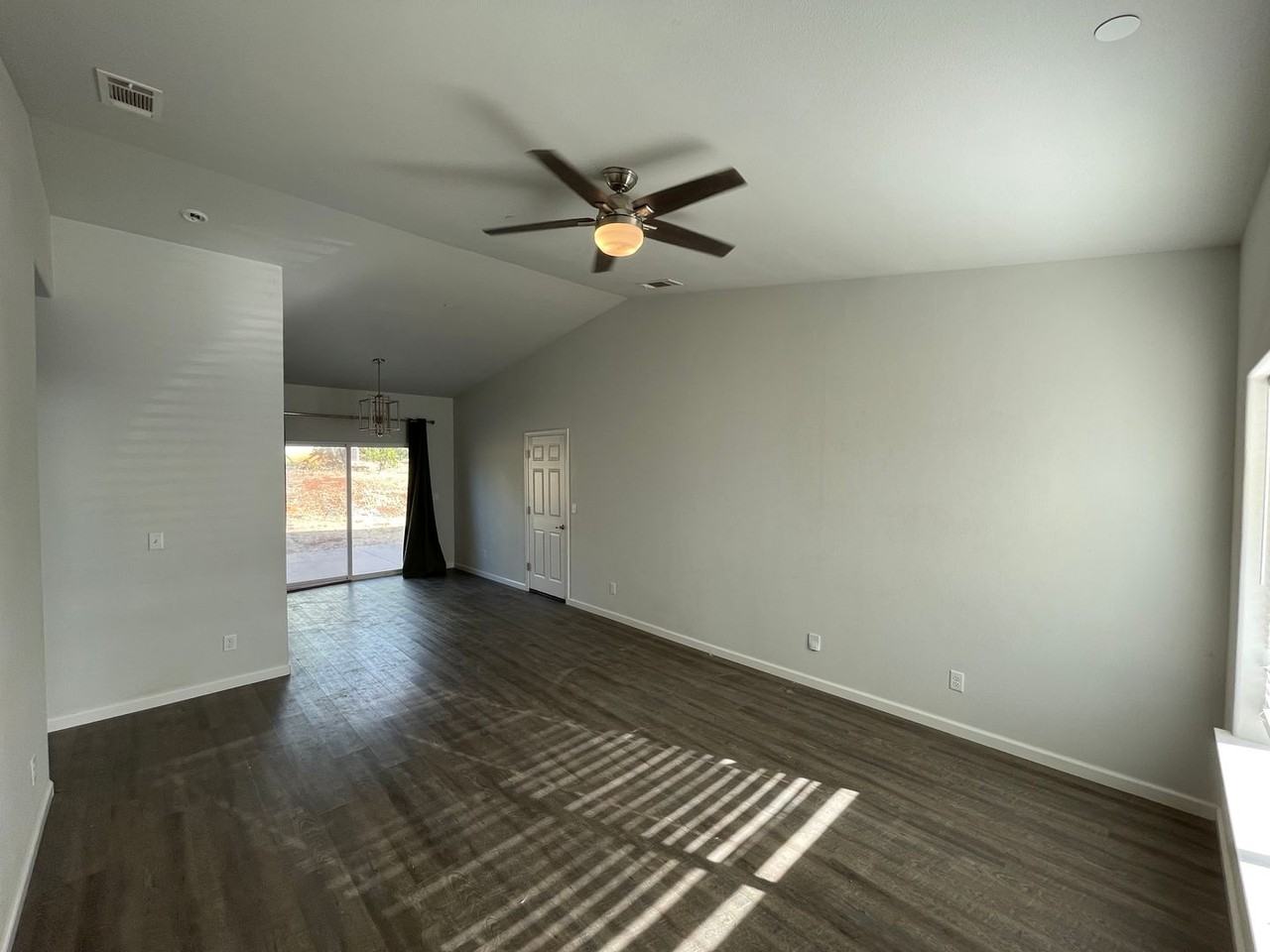 6650 Dolores Dr - Photo 3 of 11