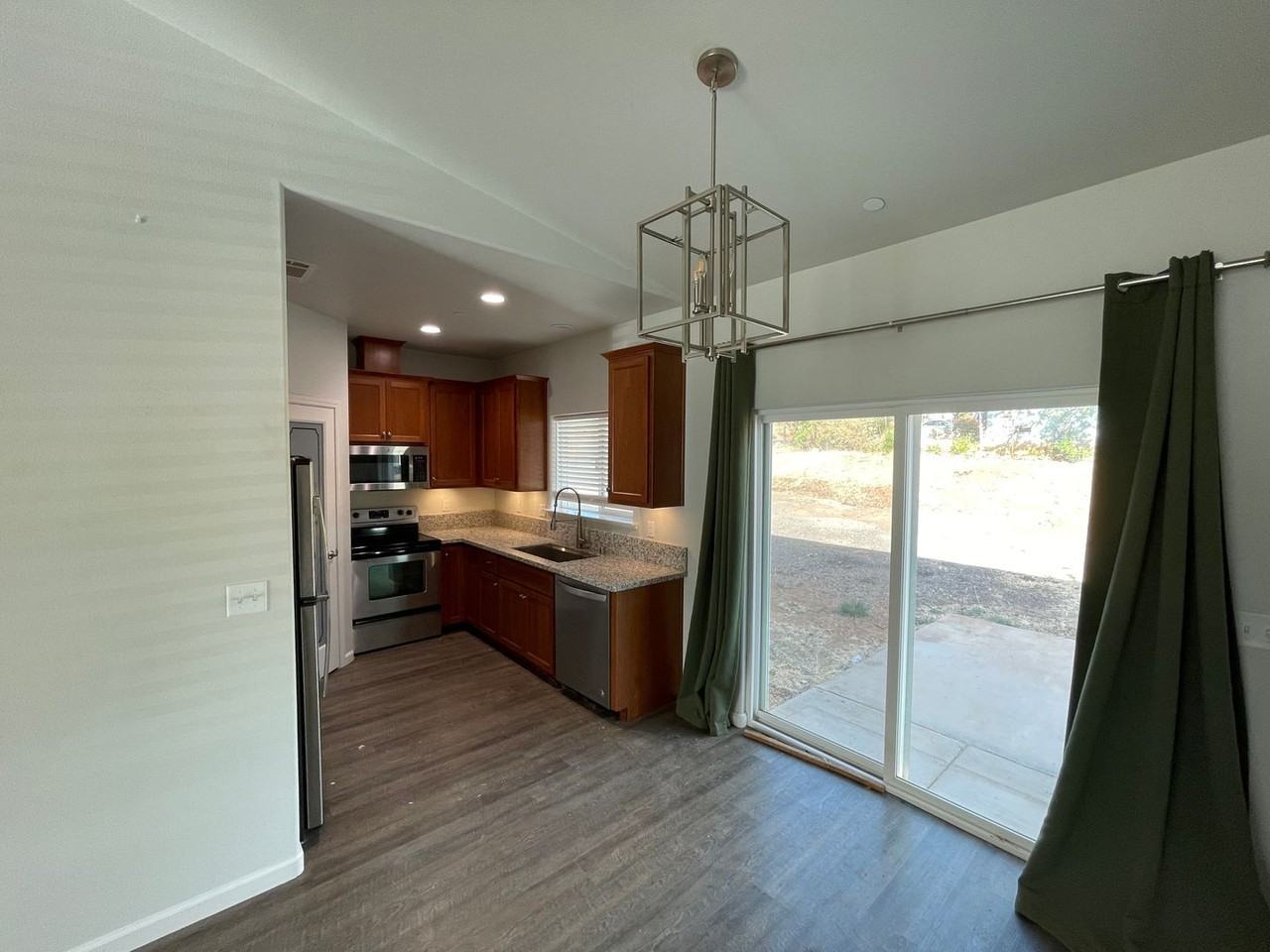 6650 Dolores Dr - Photo 4 of 11