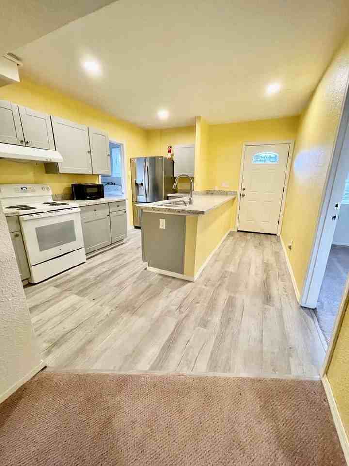 11721 12th Ave Nw - Photo 5 of 15