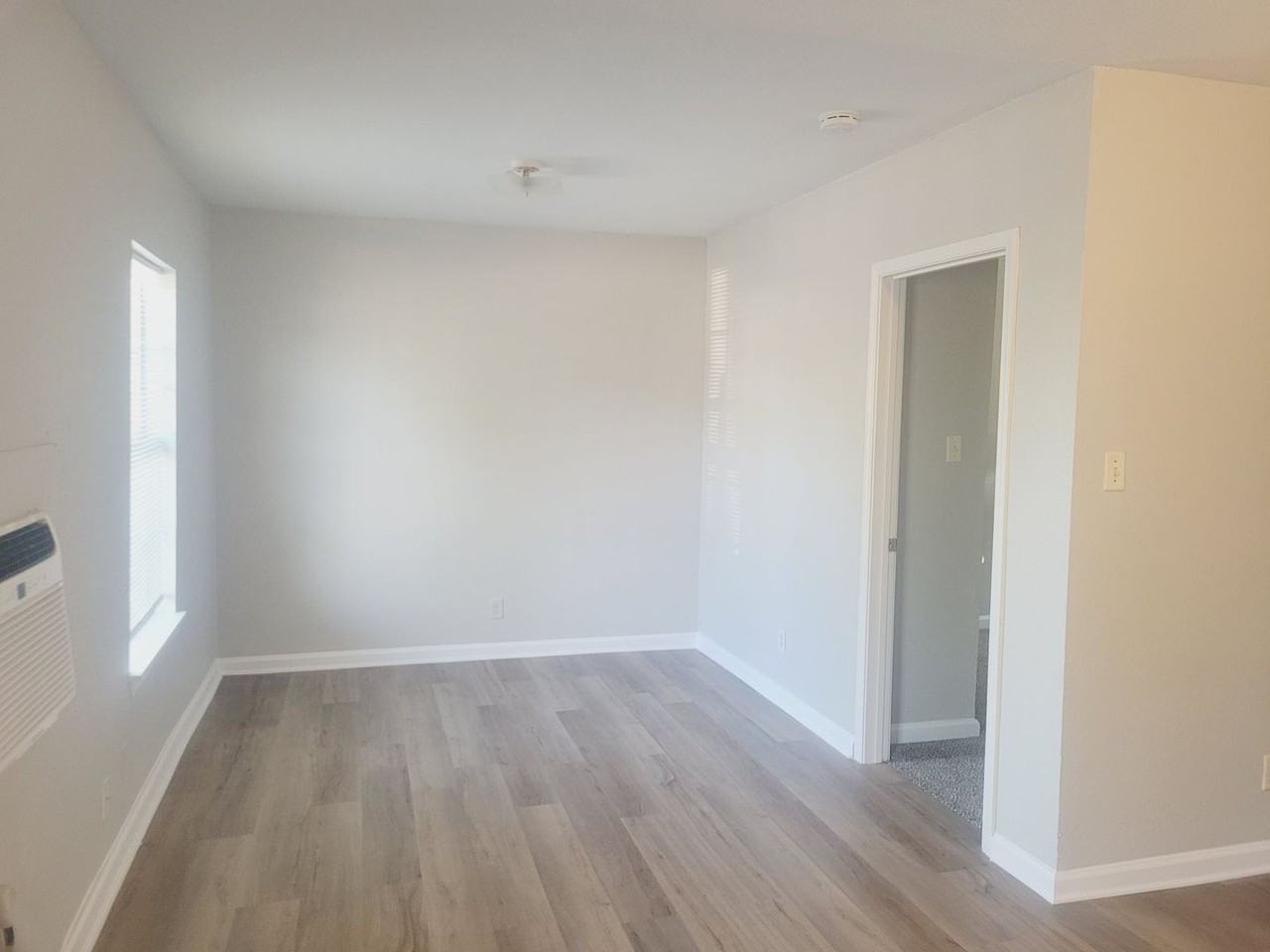 510 S Pine St #1 - Photo 4 of 10