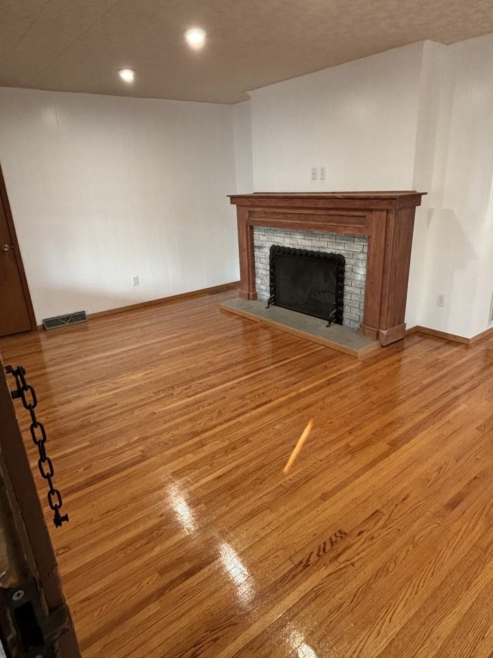 2301 N 10th St #1 - Photo 3 of 13