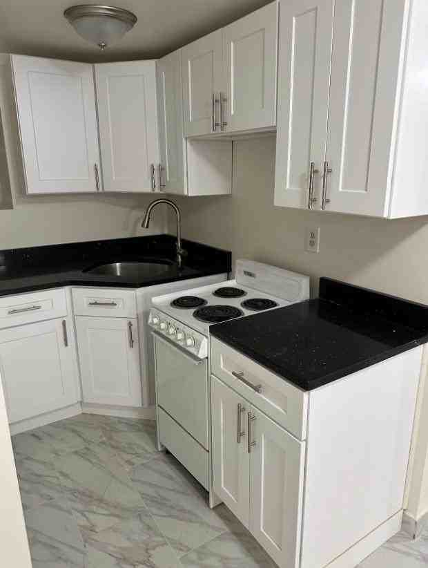 2793 Valentine Ave - Photo 2 of 10