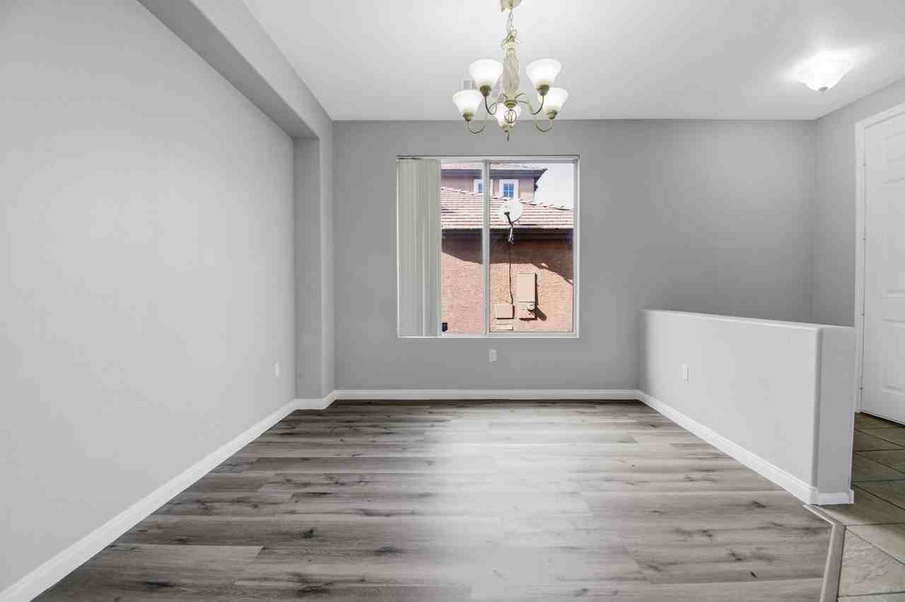 657 Powder Brook Dr - Photo 2 of 21
