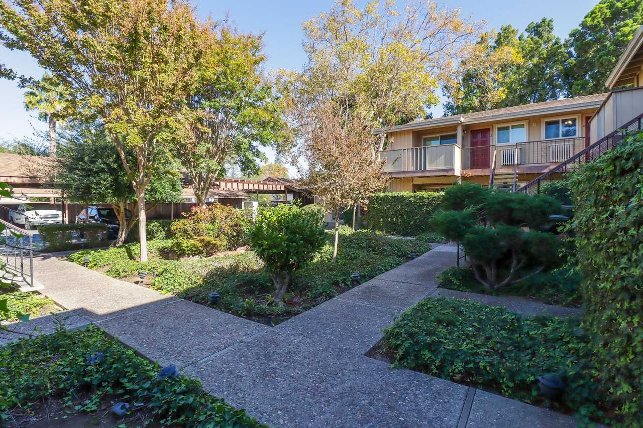 245 W California Ave - Photo 6 of 8