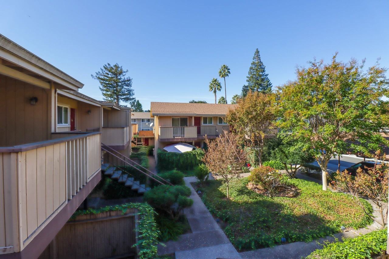 245 W California Ave - Photo 7 of 8