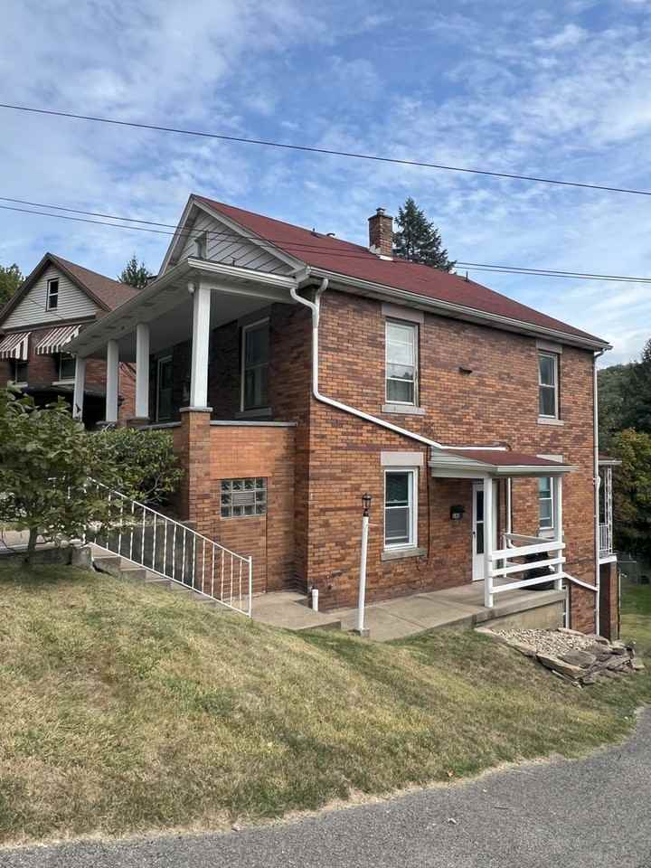 548 Valley Rd - Photo 2 of 16