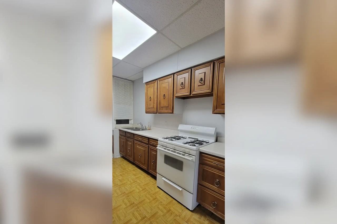 43 W North St Apt 2 - Photo 2 of 6