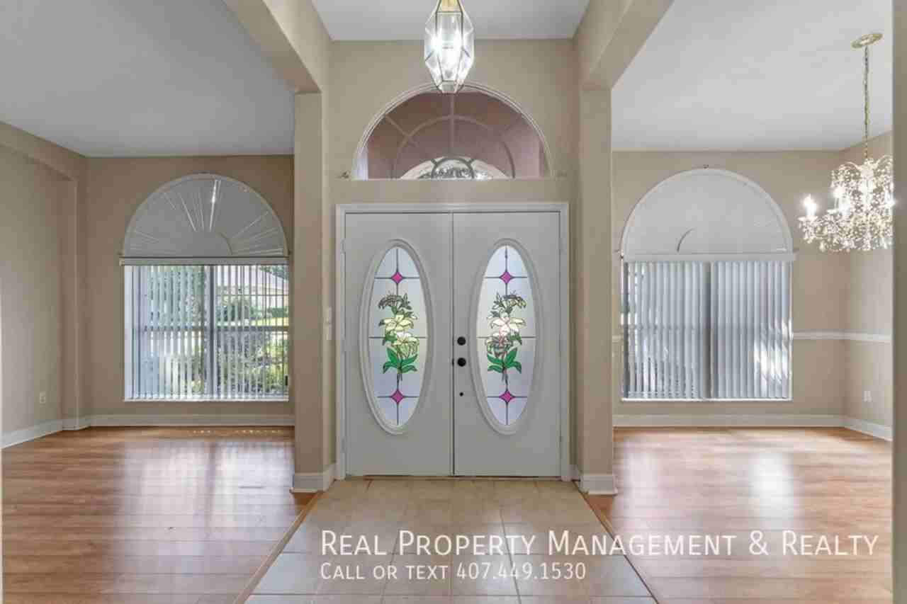 124 Breezewood Dr - Photo 3 of 19