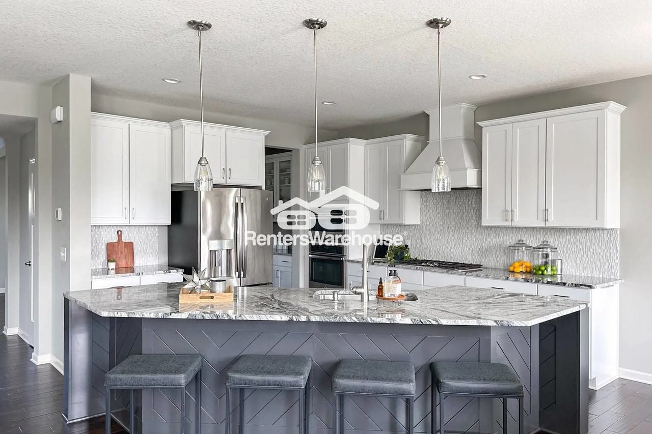 1345 Quail Creek Cir - Photo 2 of 24