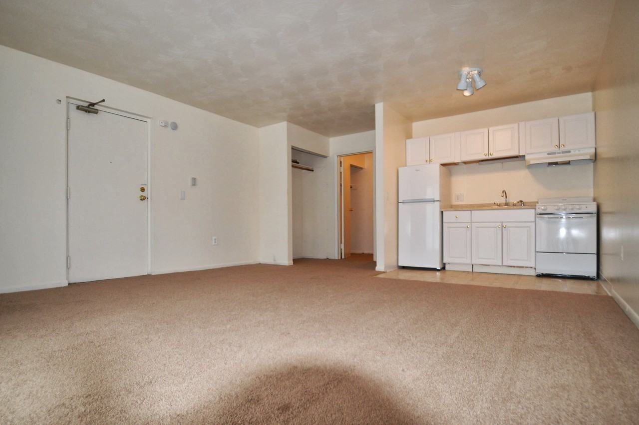 1150 Mount Hope Ave - Photo 6 of 9