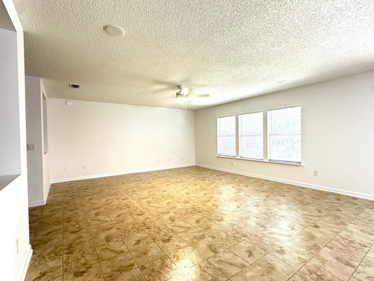 96054 Waterway Court - Photo 3 of 19