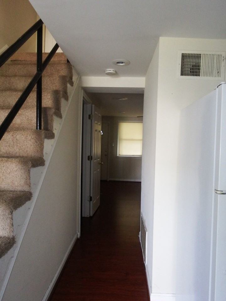 909 Niagara Ct - Photo 3 of 13