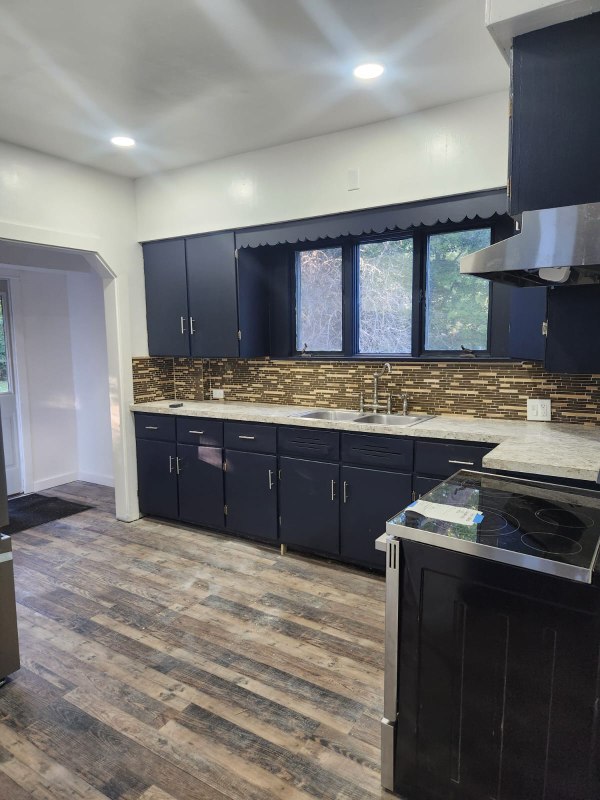 202 Jewett St - Photo 3 of 16