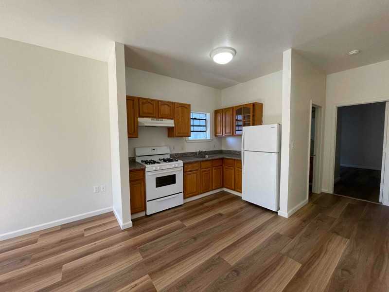 680 W Macarthur Blvd - Photo 2 of 17