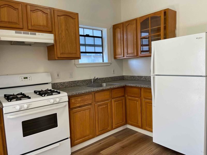 680 W Macarthur Blvd - Photo 3 of 17