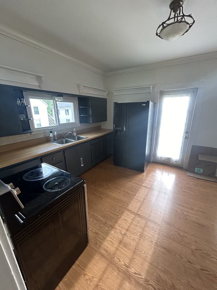 703 N 12th St #NA - Photo 2 of 4