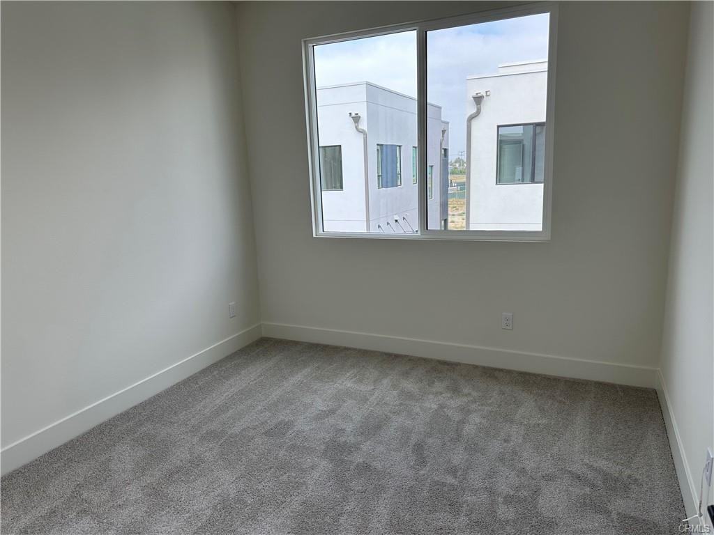 2182 Skylar Pl - Photo 2 of 8