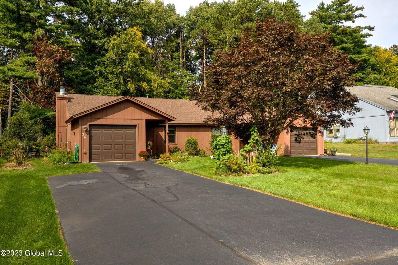 24 Thimbleberry Rd - Photo 3 of 31