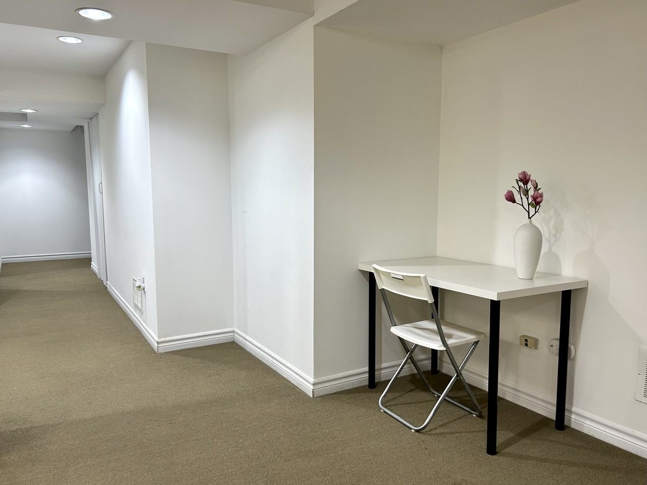 52 Viewmark Drive - Photo 2 of 9