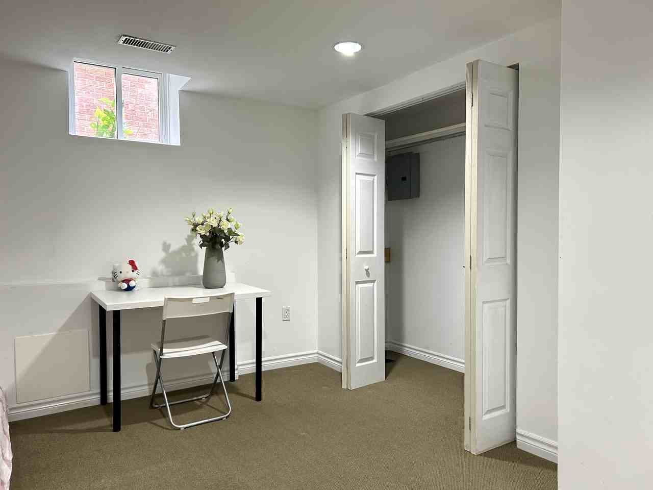 52 Viewmark Drive - Photo 6 of 9