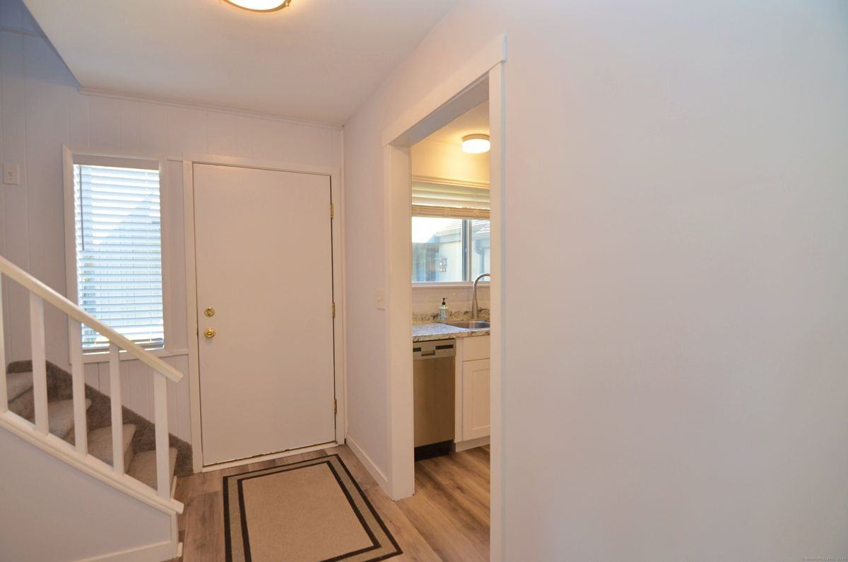 40 Heritage Vlg ##F - Photo 3 of 24
