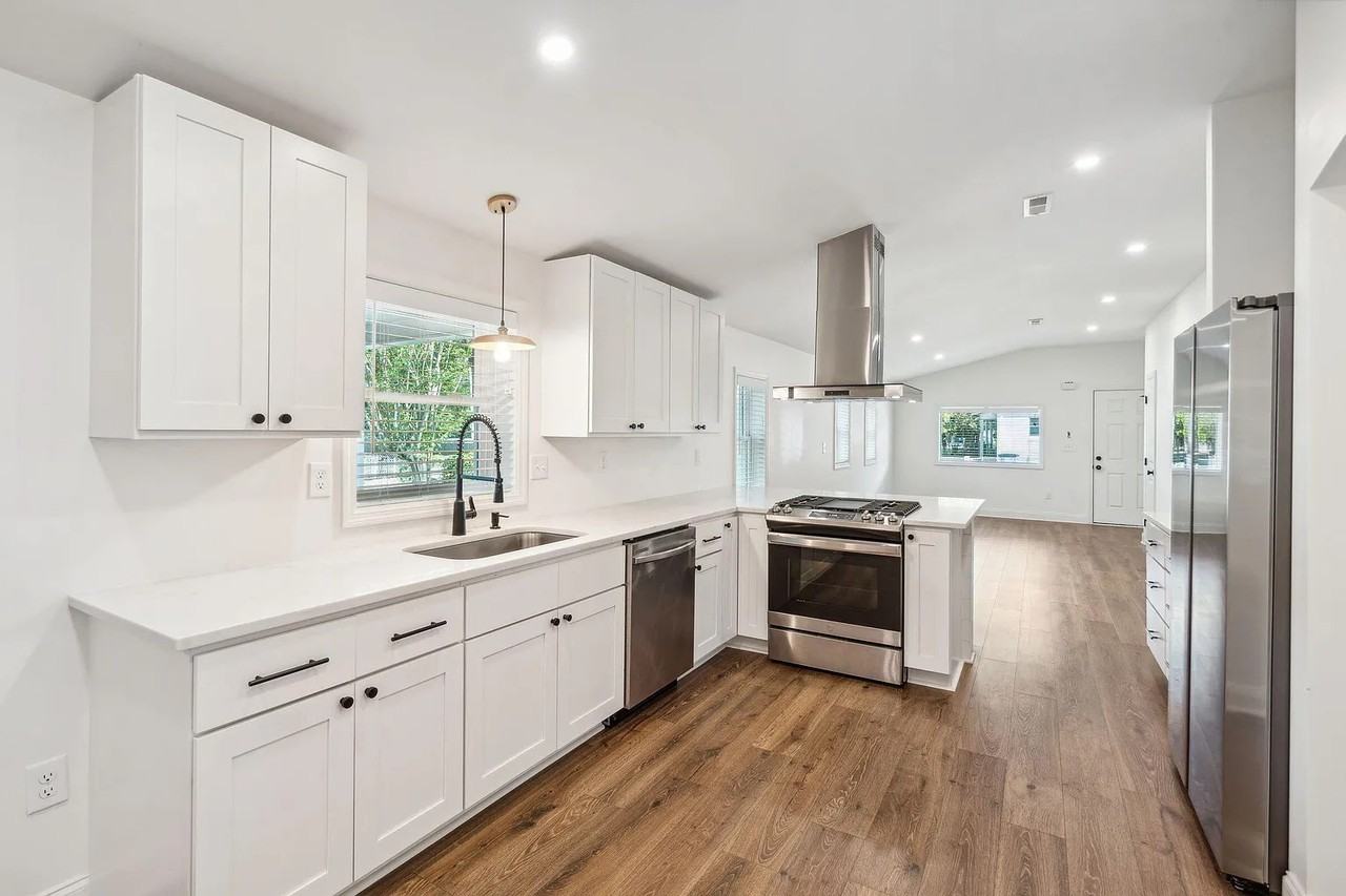 1533 Cantwell St #NA - Photo 3 of 13