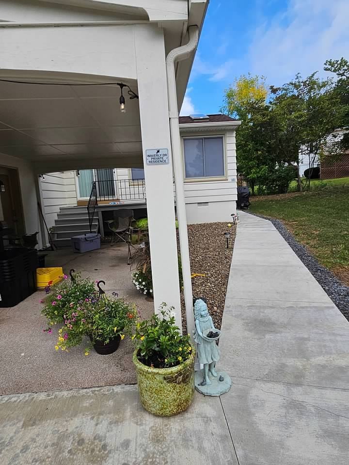 597 Waverly Dr #NA - Photo 2 of 18