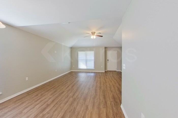 16107 Hoiles Ave - Photo 2 of 21