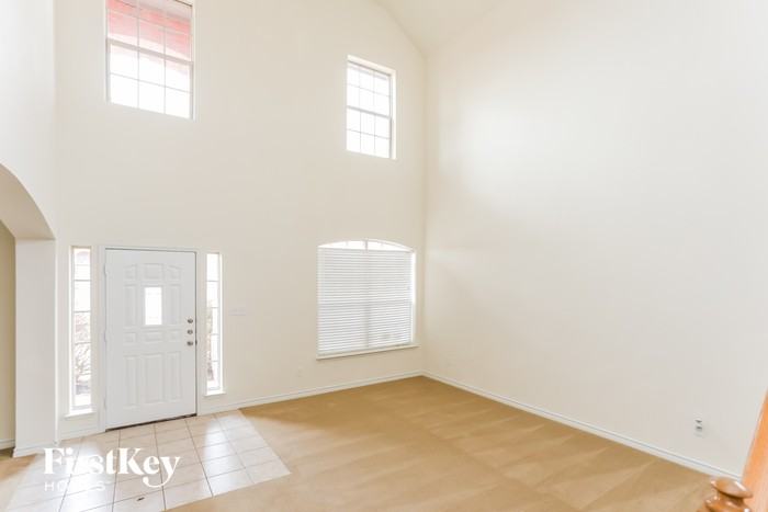 7715 Longbow Ln - Photo 2 of 15
