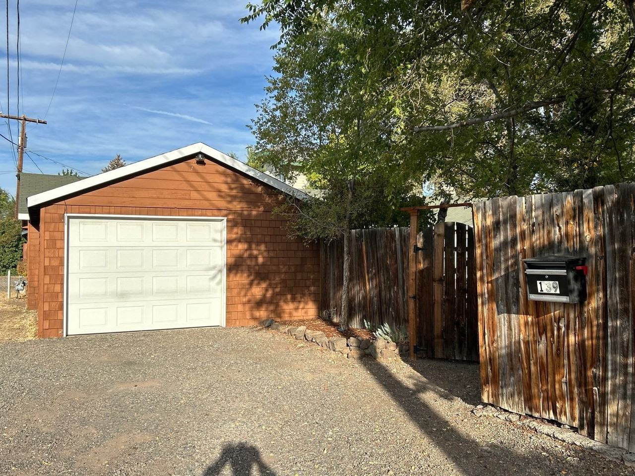 139 Nw 7th St - Photo 4 of 23