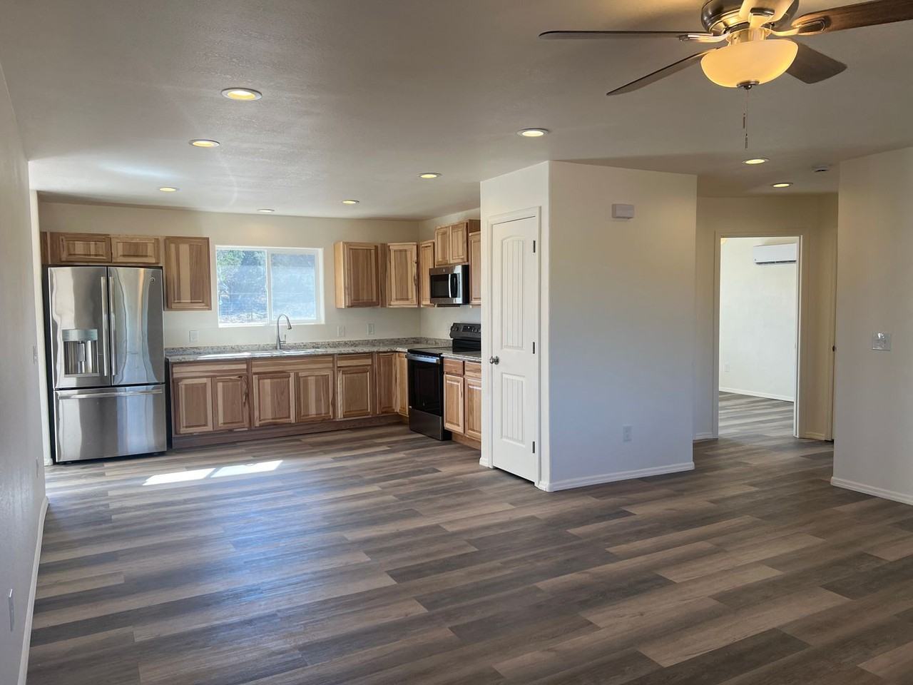 1887 White Tail Pl - Photo 2 of 13