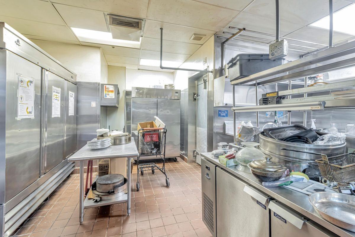 1120 International Blvd - Photo 3 of 4