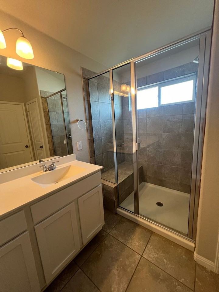 18405 Catoctin Dr - Photo 2 of 13