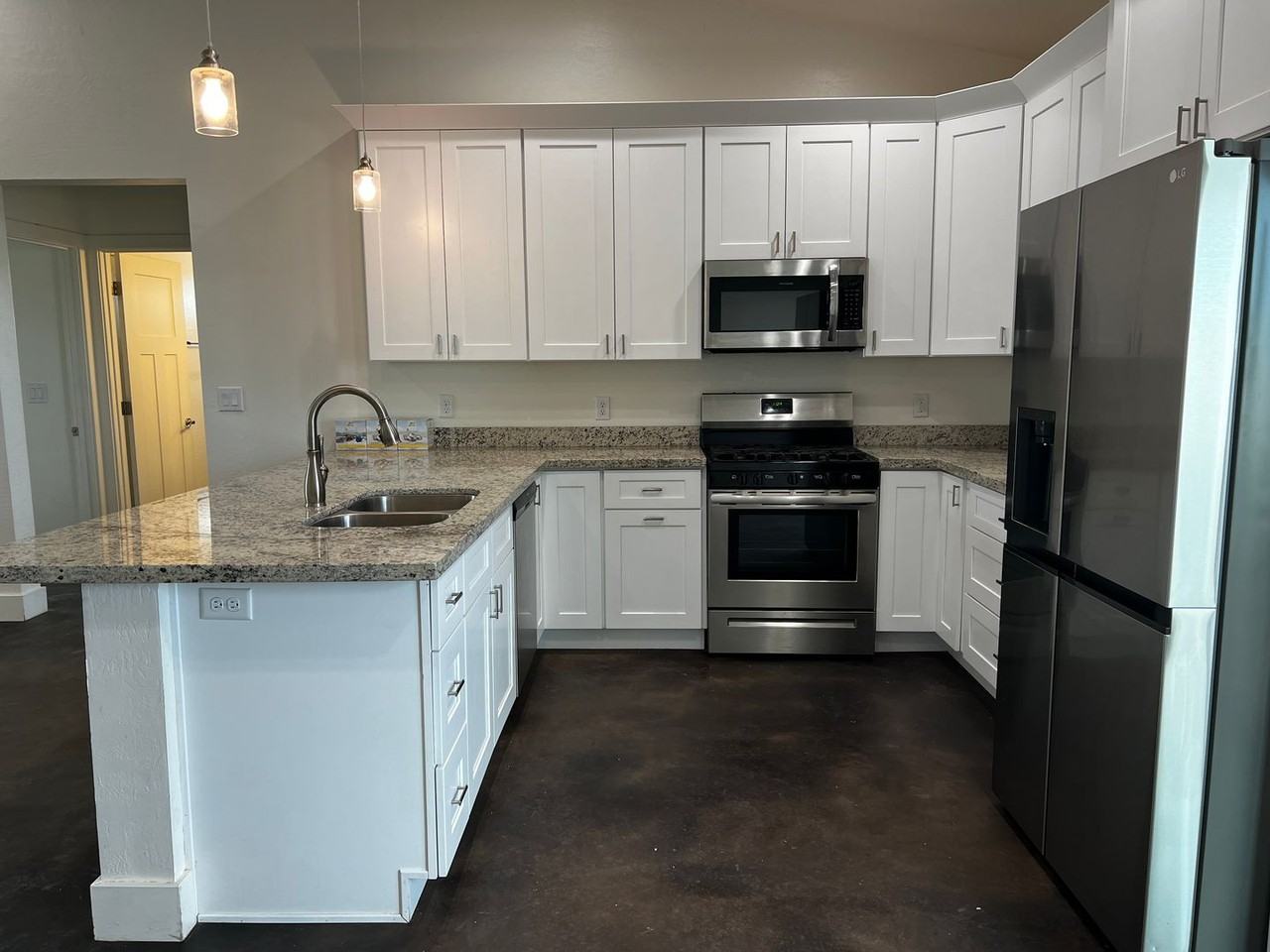 406 North Washington Street - Photo 3 of 22