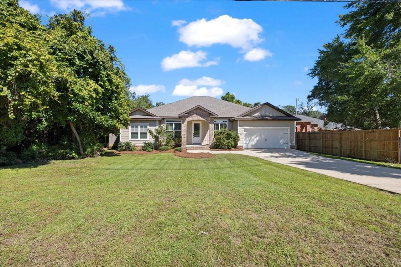 485 Kelly St - Photo 2 of 31