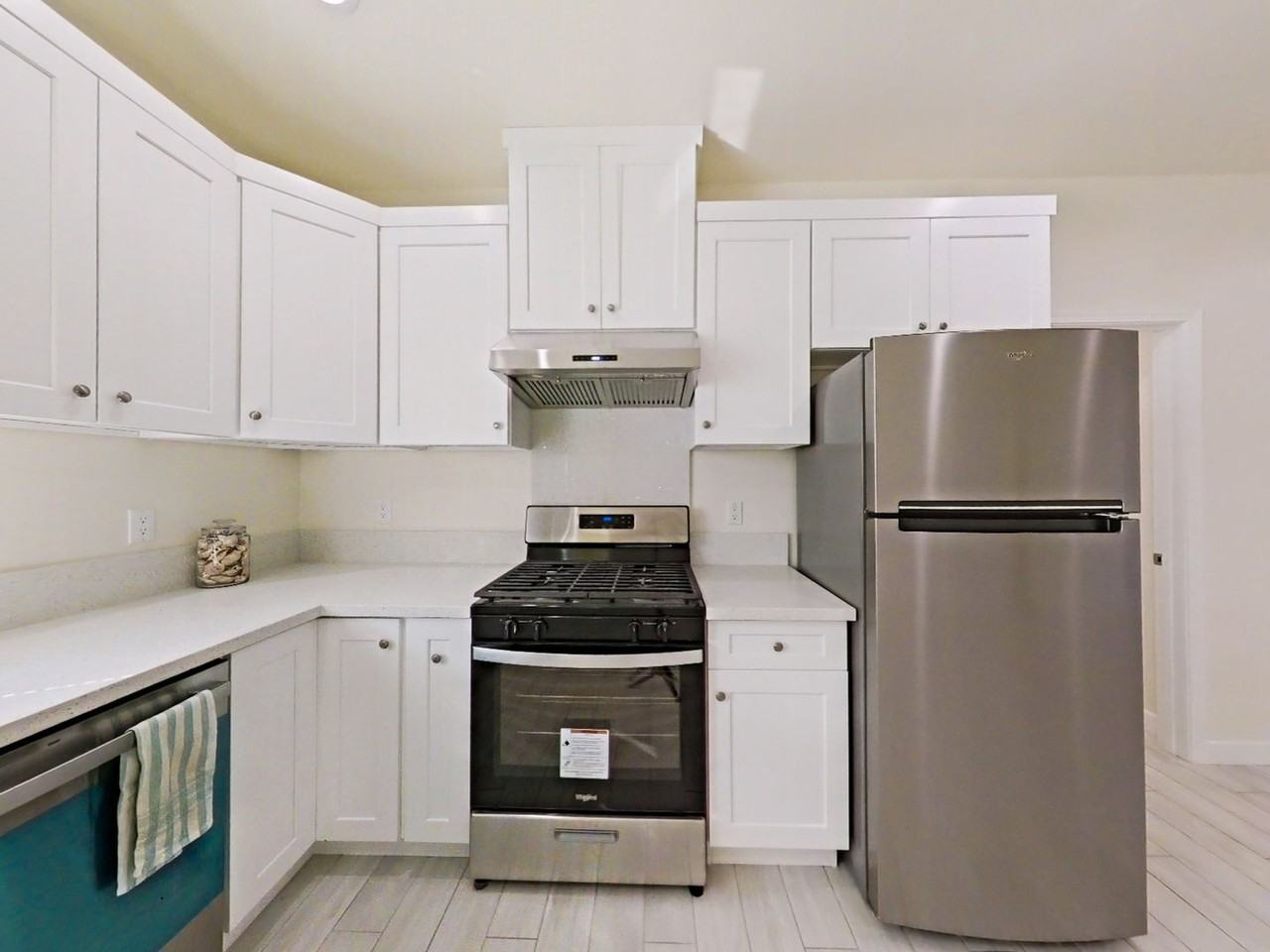 10572 Chamberlain Avenue - Photo 6 of 25