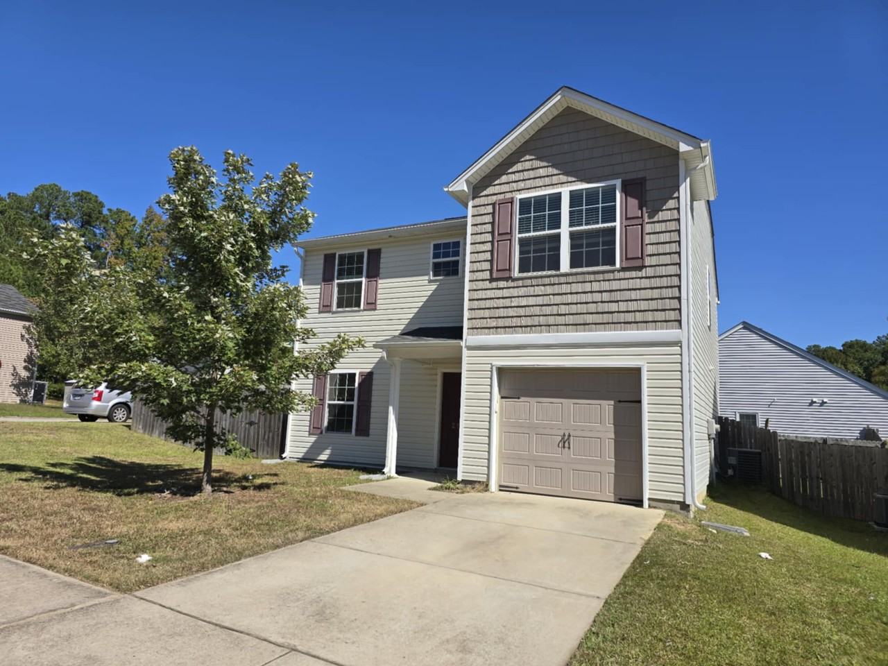 2901 Filbert St - Photo 2 of 12