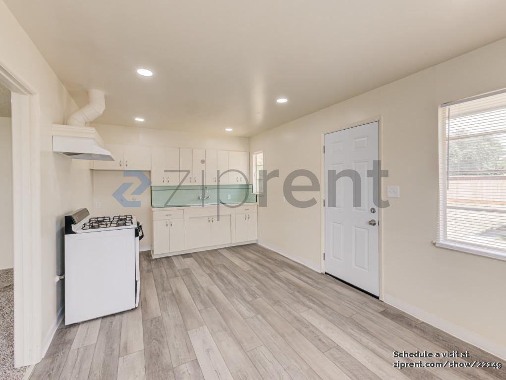 1335 East Brown Avenue - Photo 4 of 18