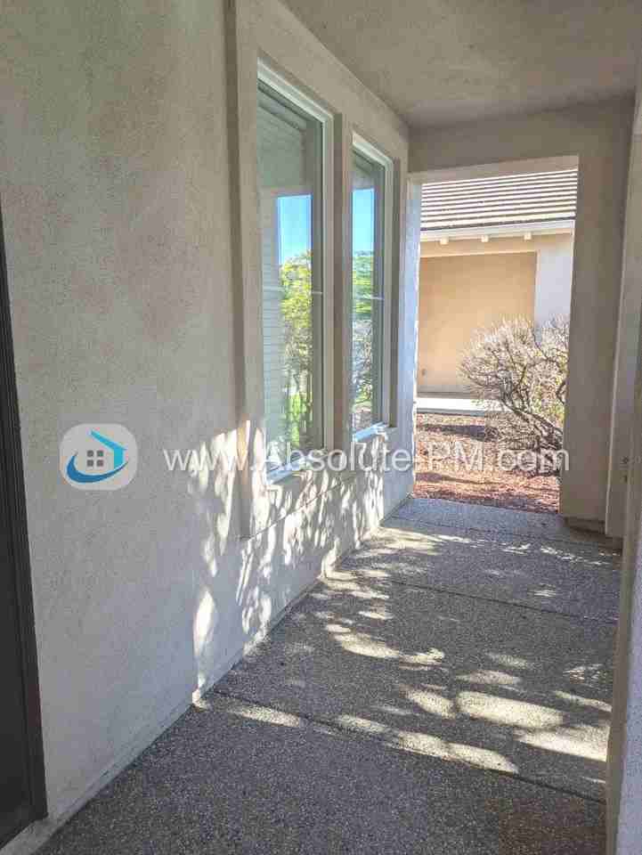 9829 Waterfowl Dr - Photo 2 of 43