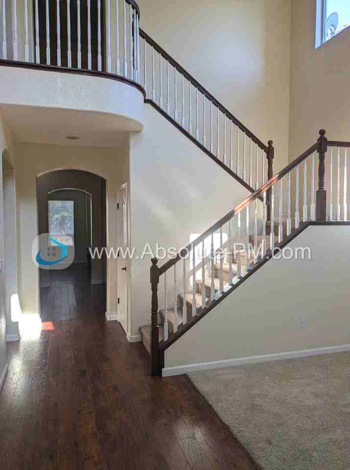 9829 Waterfowl Dr - Photo 3 of 43