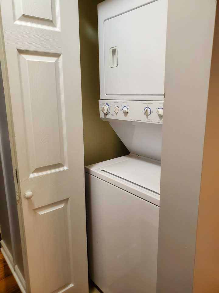 225 N Court St - Photo 5 of 17