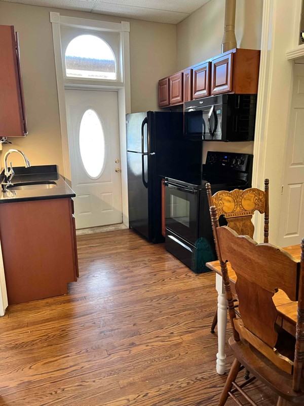 402 Sand St #D - Photo 3 of 11