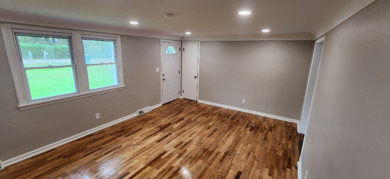 8024 Pontiac St - Photo 3 of 8