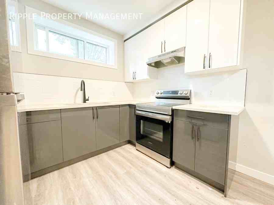 7755 81 Ave Nw - Photo 2 of 10