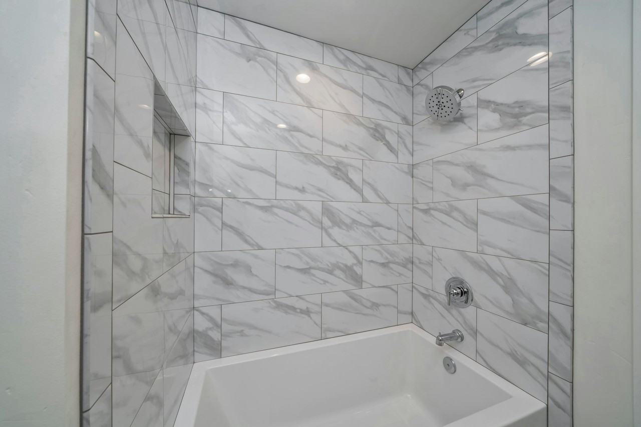 6292 Pine St - Photo 7 of 13